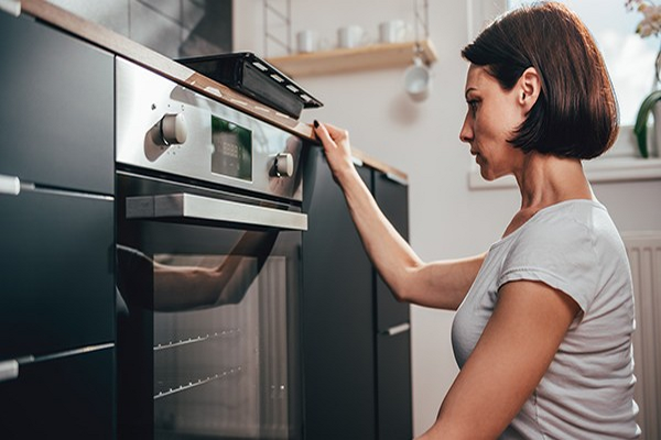Why Is My Oven Beeping For No Reason? 5 Causes and Solutions